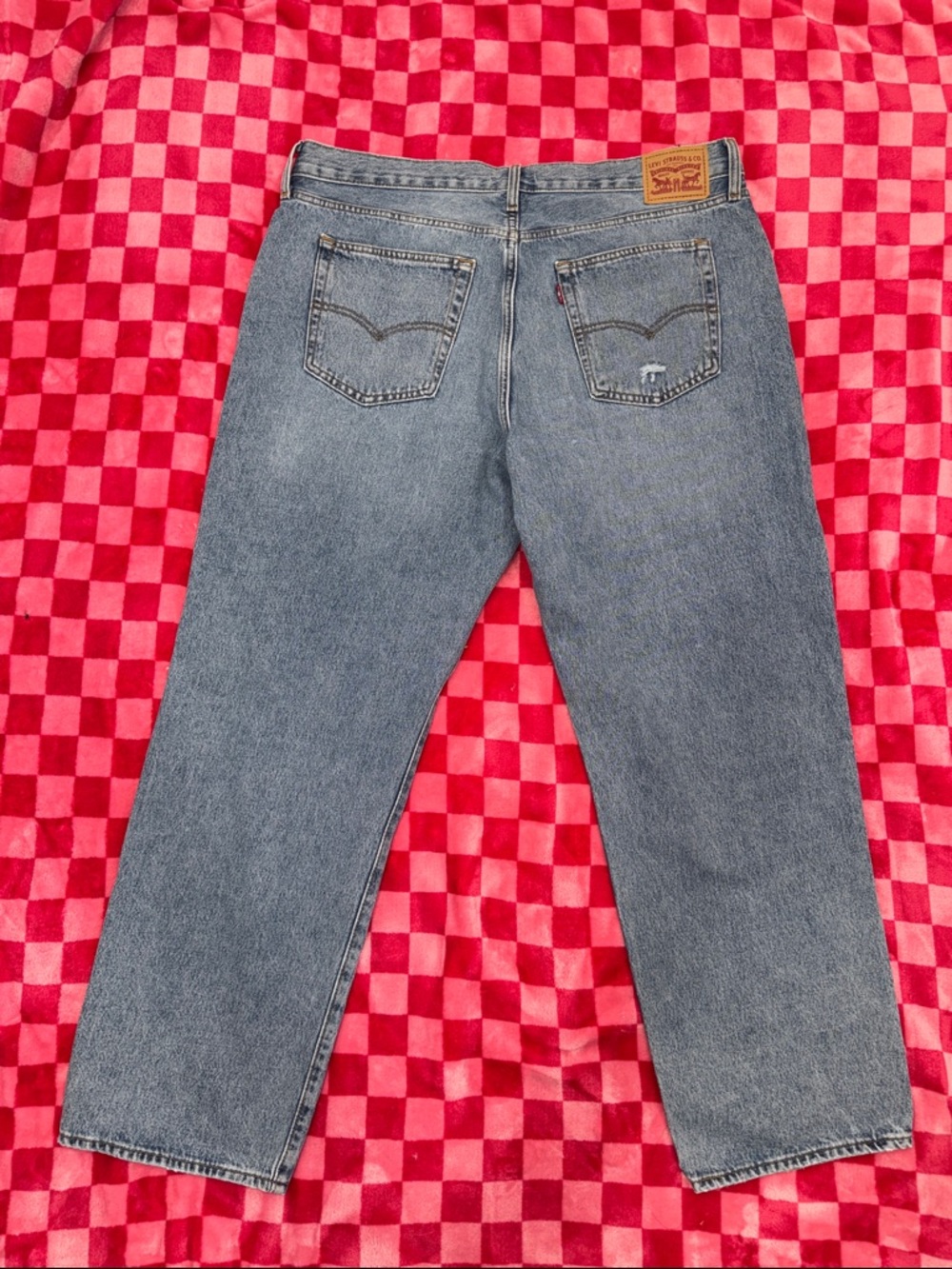 Levi's Women's Light Blue Distressed Straight Jeans - Picture 8 of 8